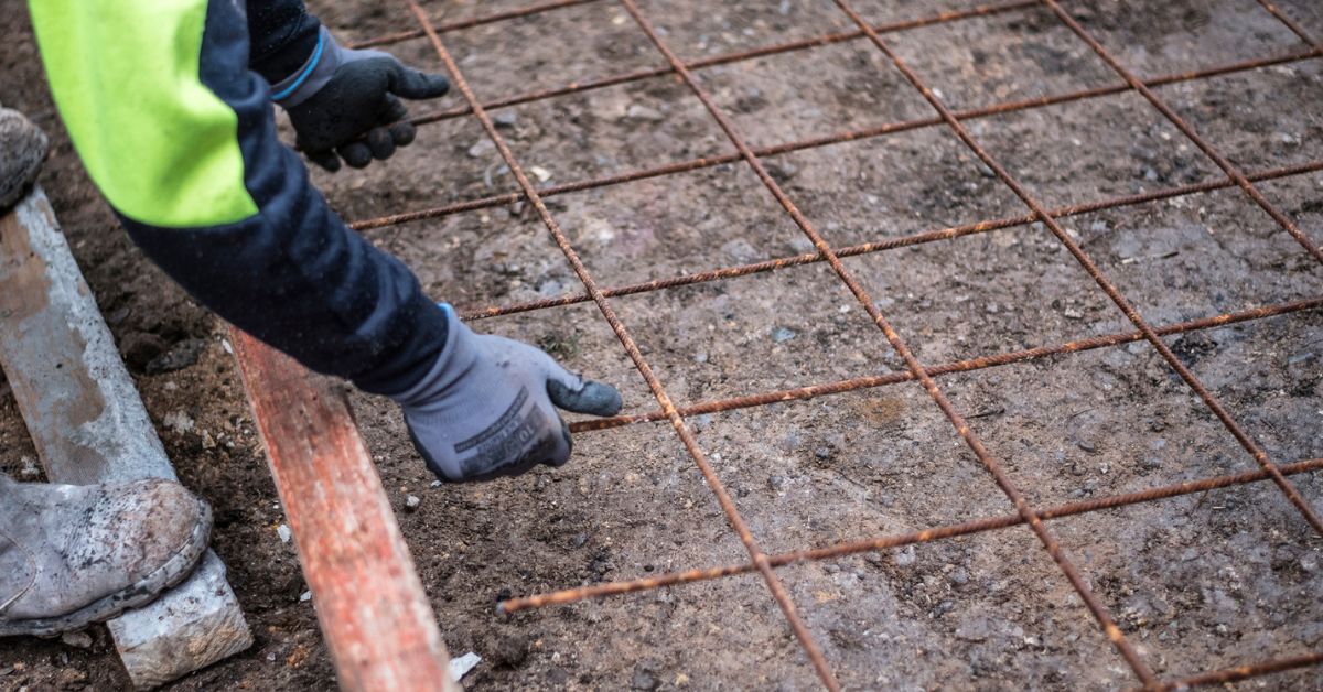When to Use Rebar vs. Wire Mesh in Concrete Projects